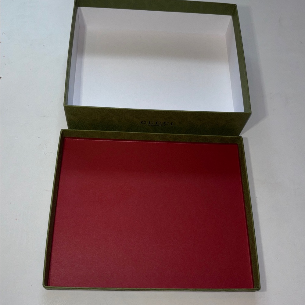 Gucci Beauty Wishes Box in Olive - Picture 4 of 7